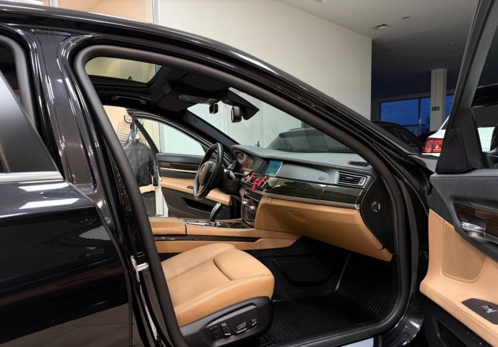 BMW 7 2013