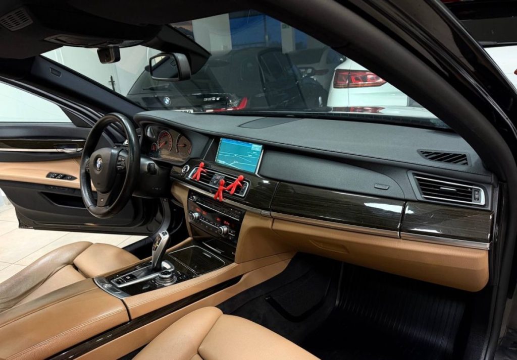 BMW 7 2013