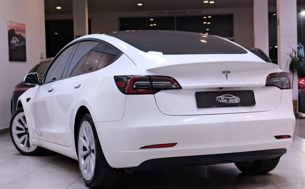Tesla Model 3 2021