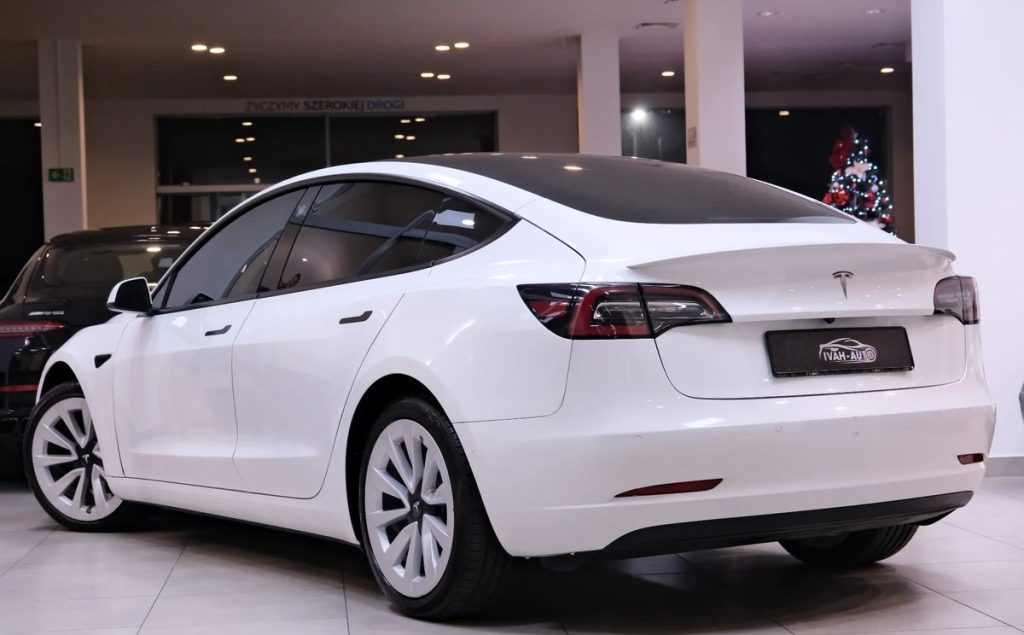 Tesla Model 3 2021