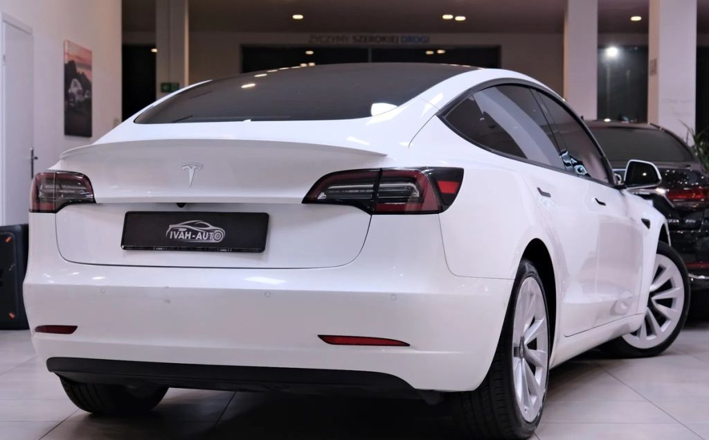 Tesla Model 3 2021