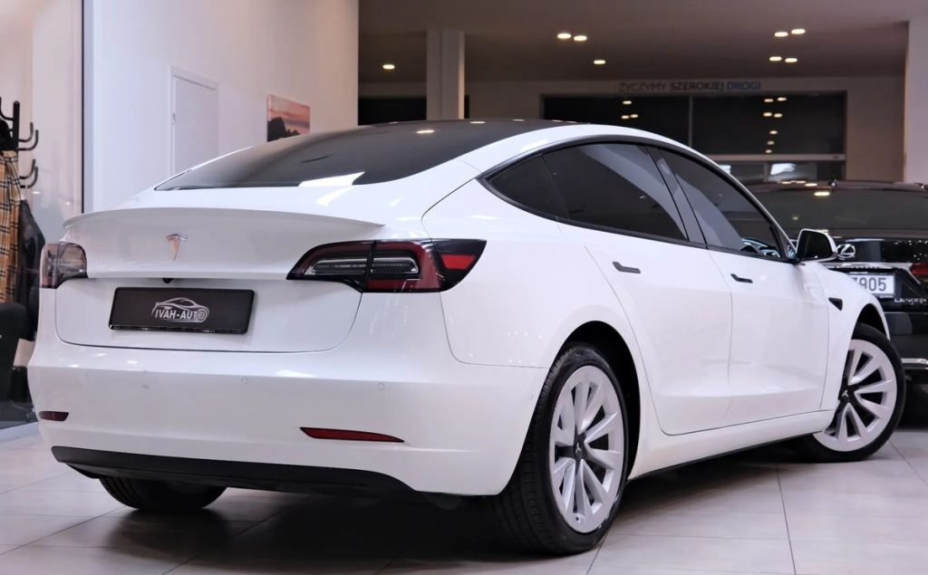 Tesla Model 3 2021