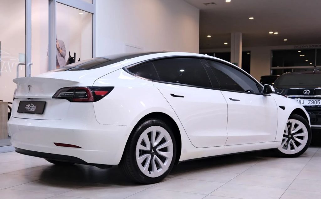 Tesla Model 3 2021