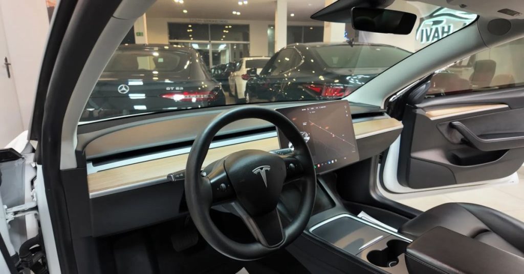 Tesla Model 3 2021