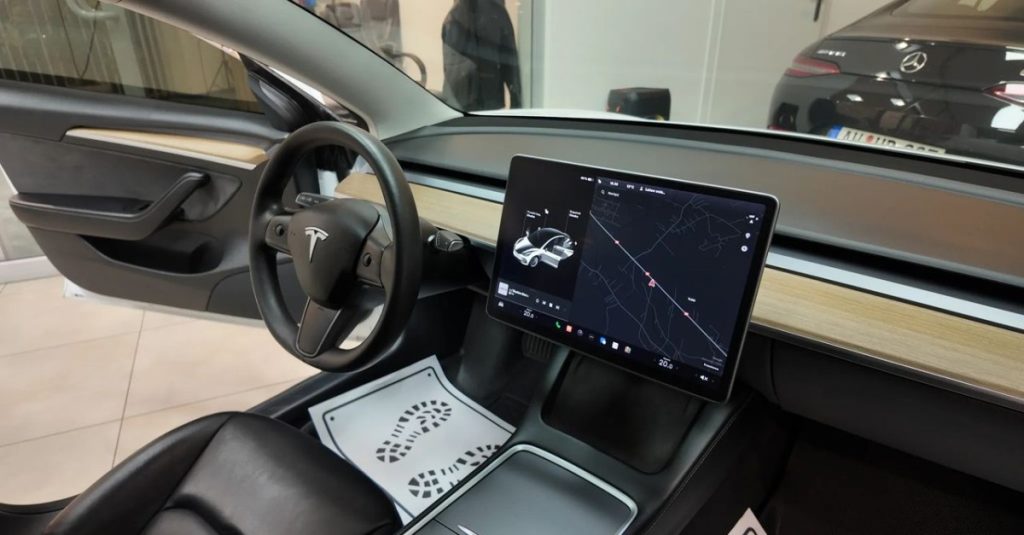 Tesla Model 3 2021