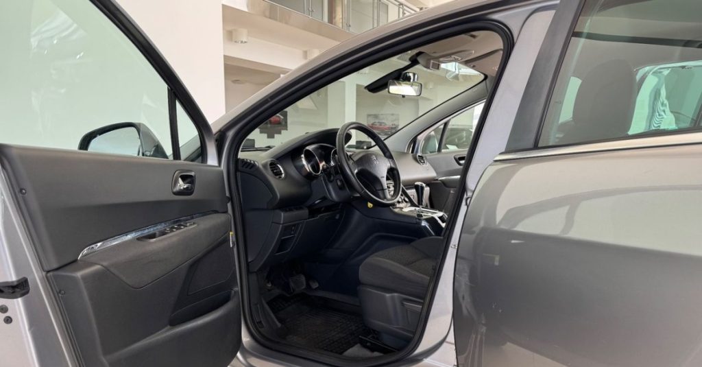 Peugeot 5008 2014