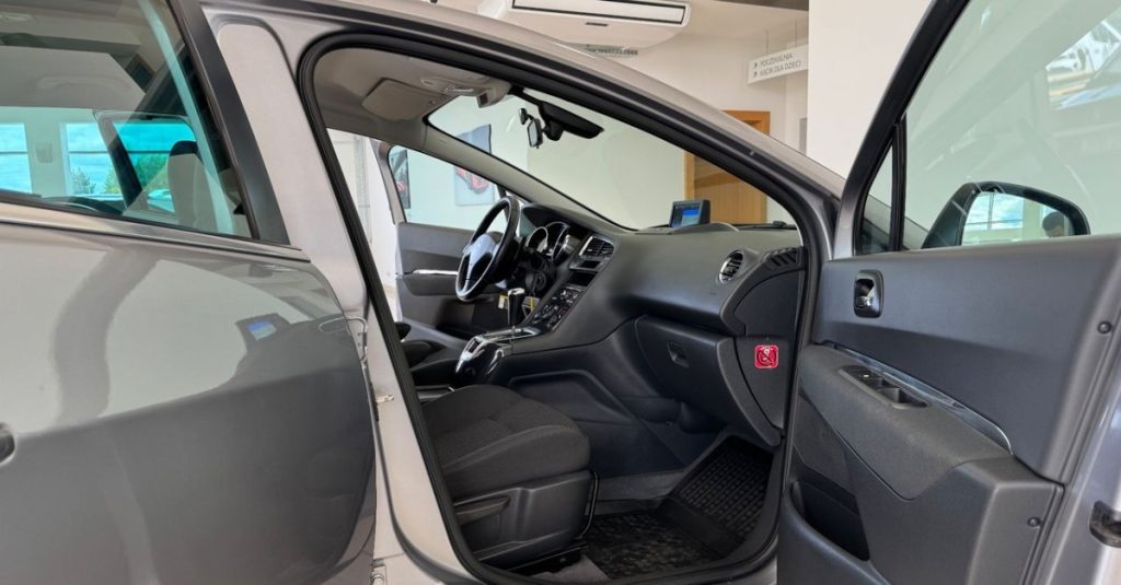 Peugeot 5008 2014