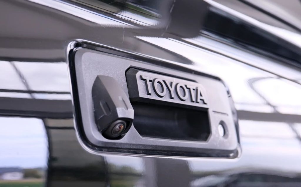 Toyota  2023