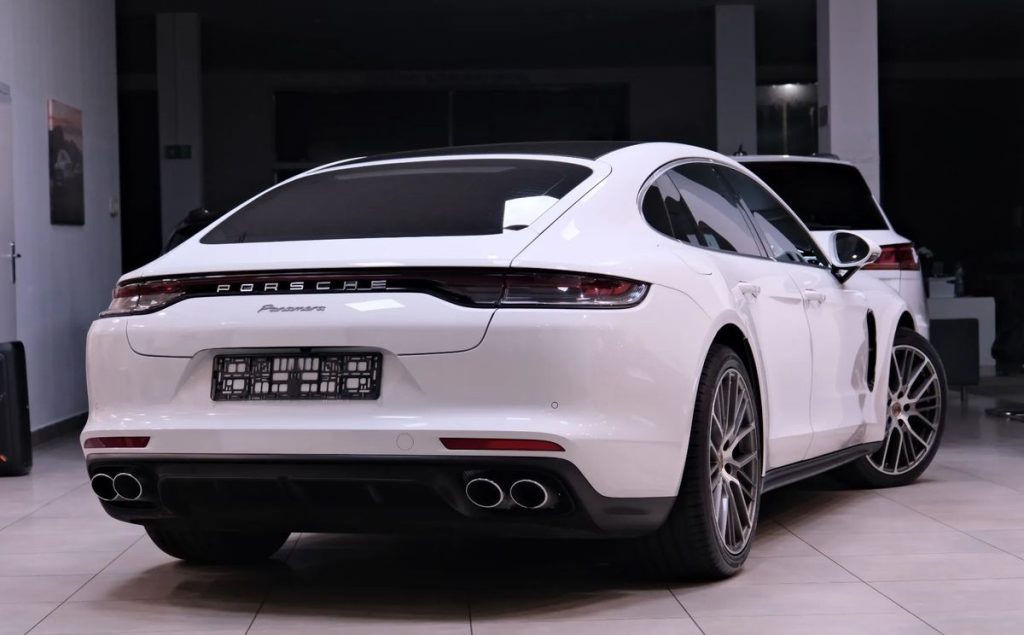 Porsche Panamera 2022