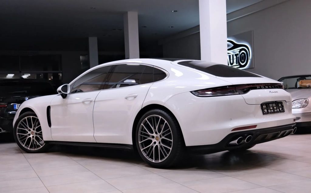 Porsche Panamera 2022