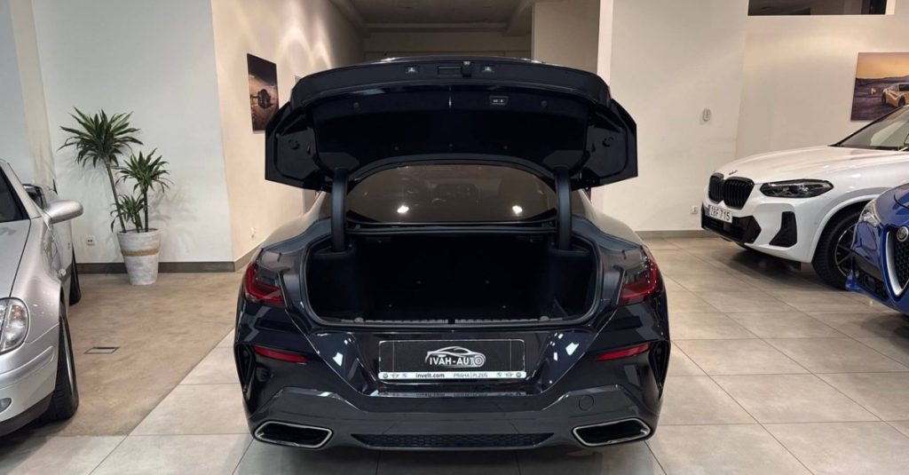 BMW 8 2018