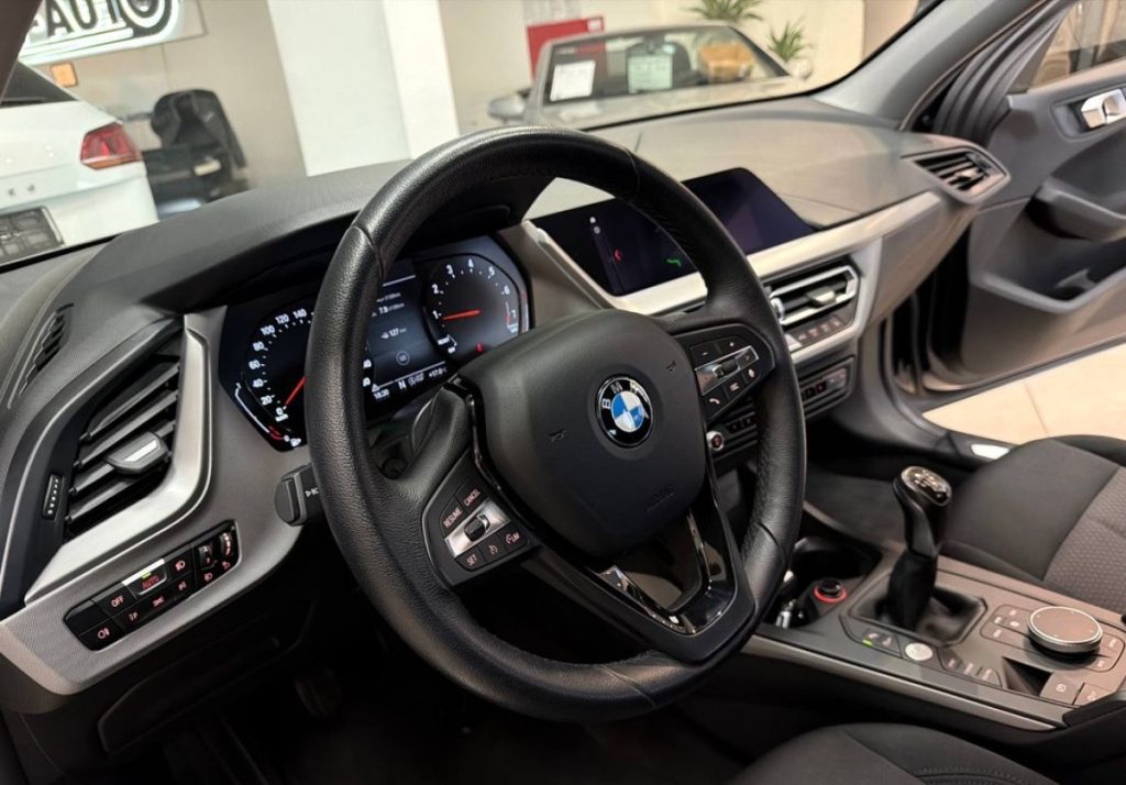 BMW 1 2021