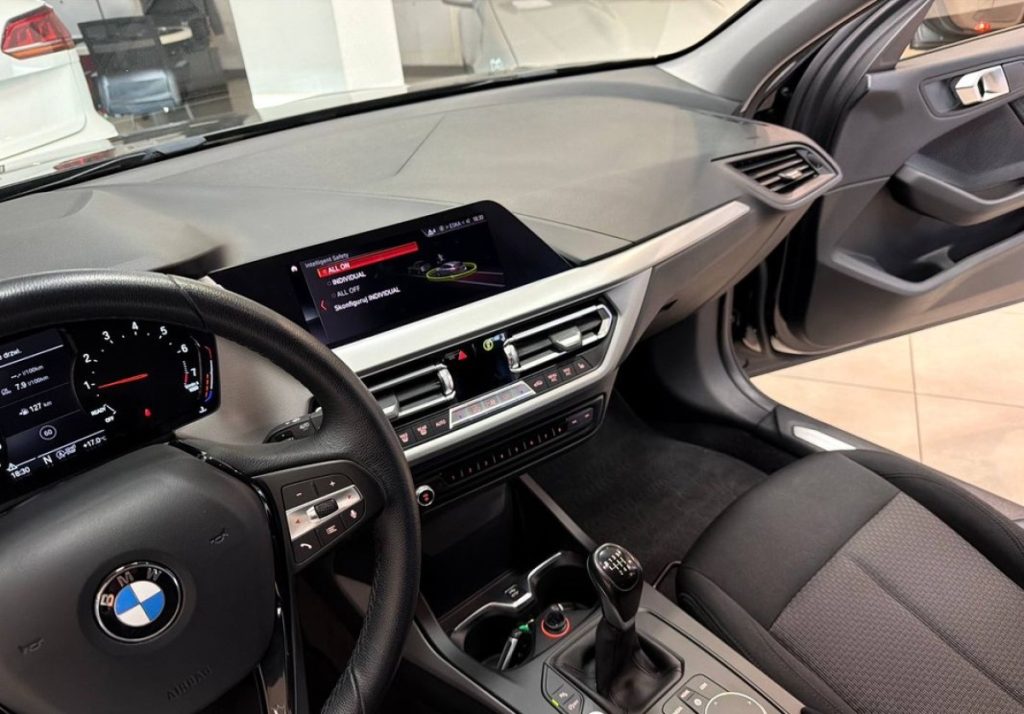 BMW 1 2021