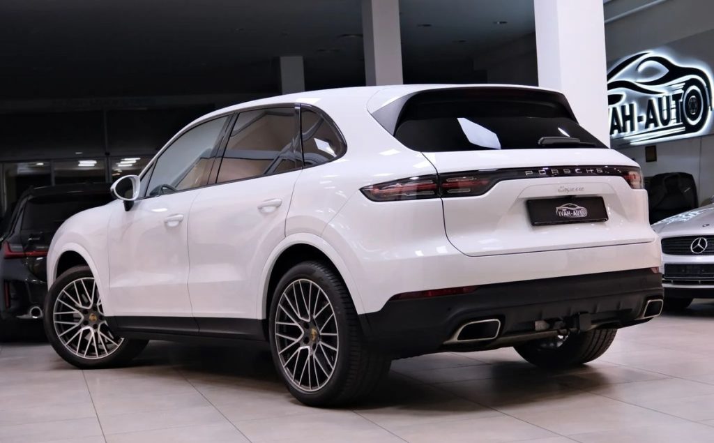Porsche Cayenne 2021