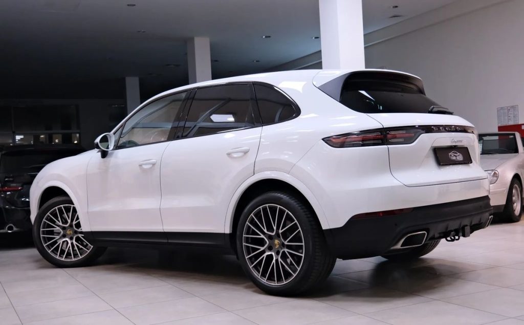 Porsche Cayenne 2021