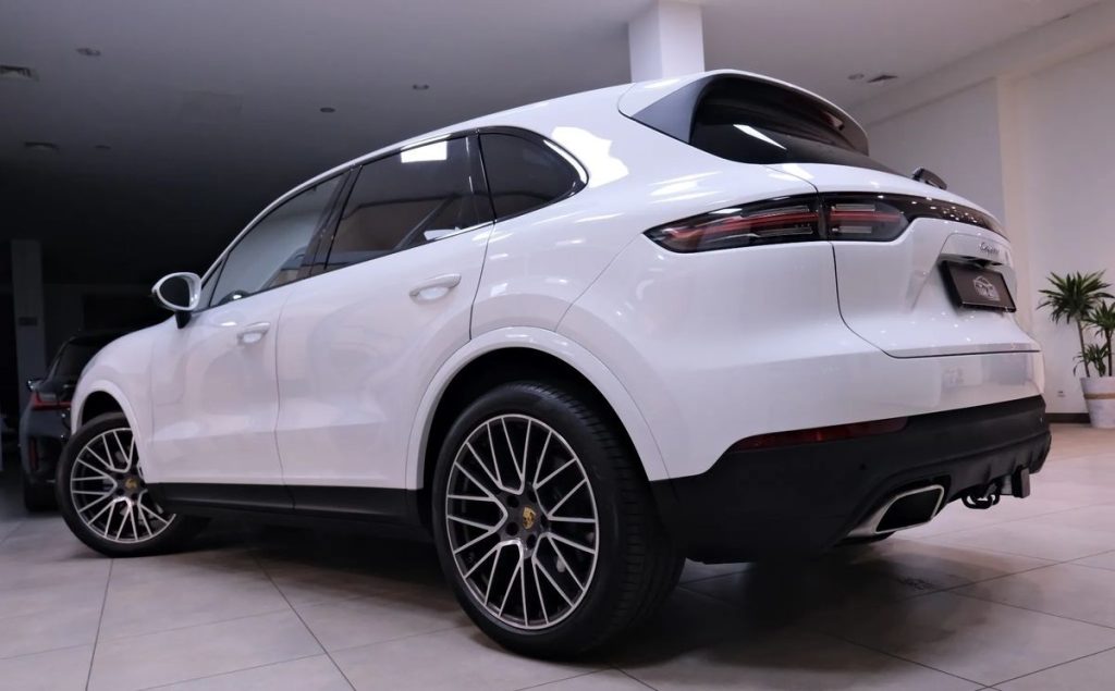 Porsche Cayenne 2021