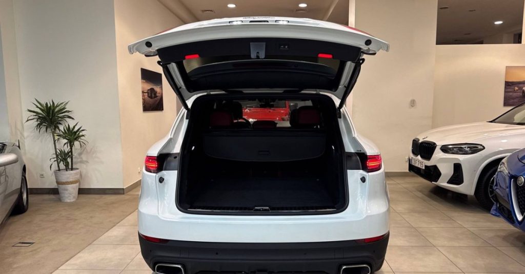 Porsche Cayenne 2021