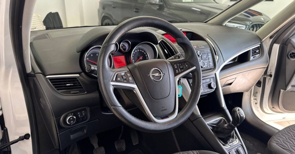 Opel Zafira 2013