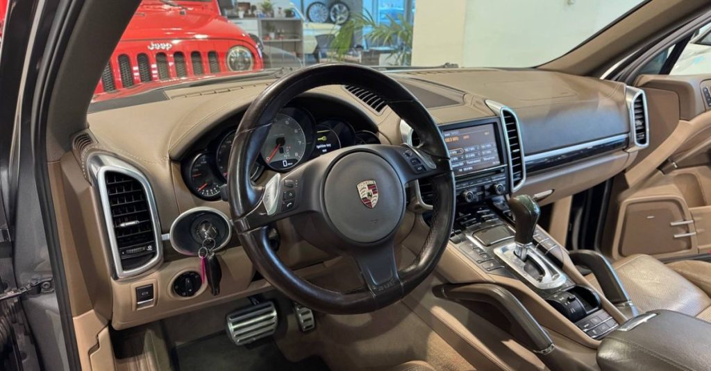 Porsche Cayenne 2011