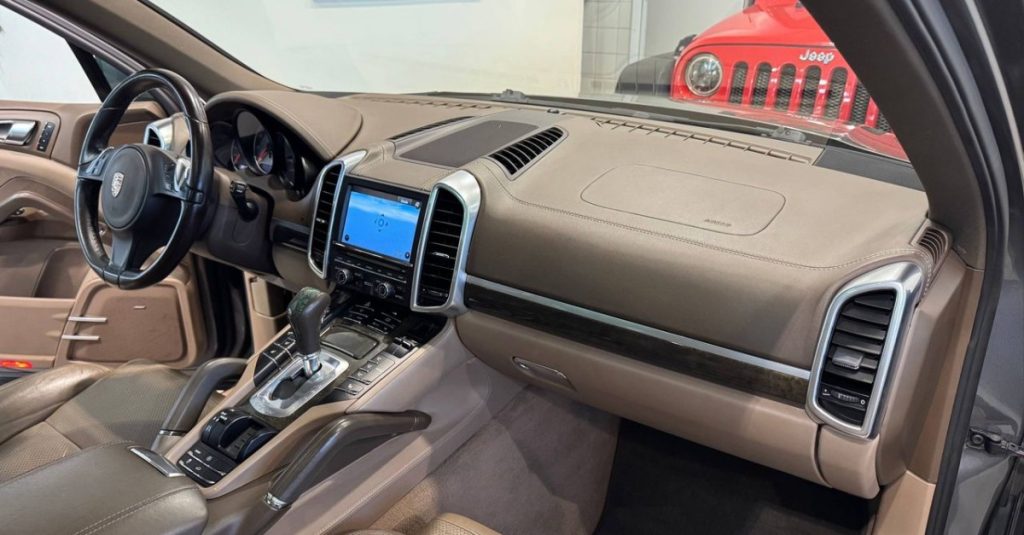 Porsche Cayenne 2011