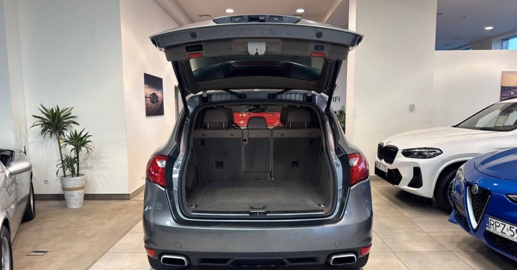 Porsche Cayenne 2011