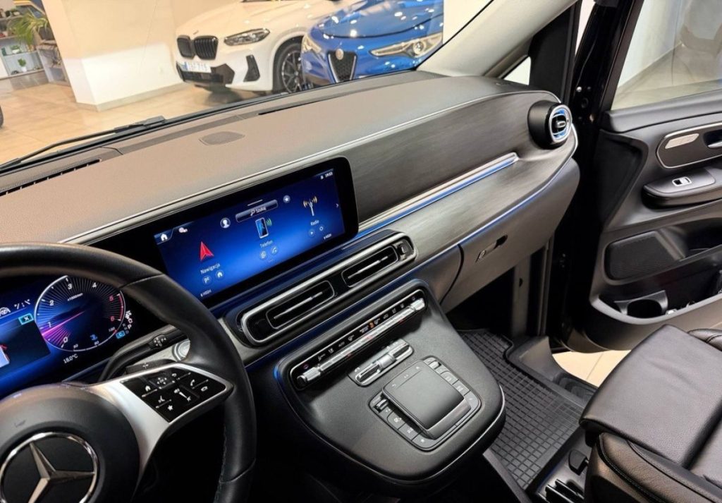 Mercedes-Benz V 2024