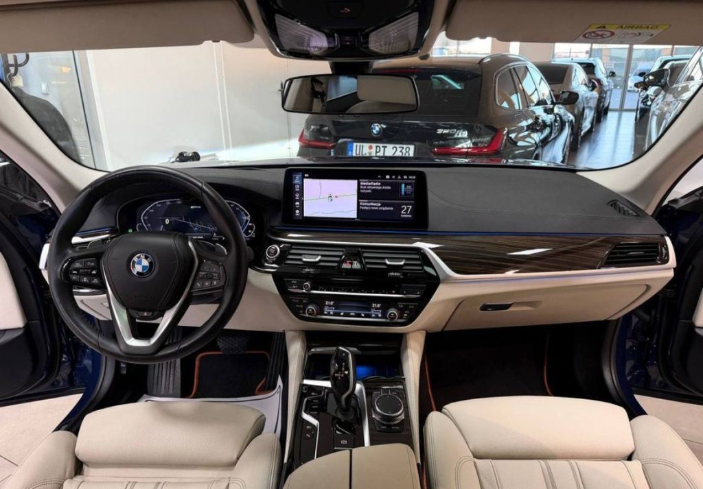 BMW 5 2023