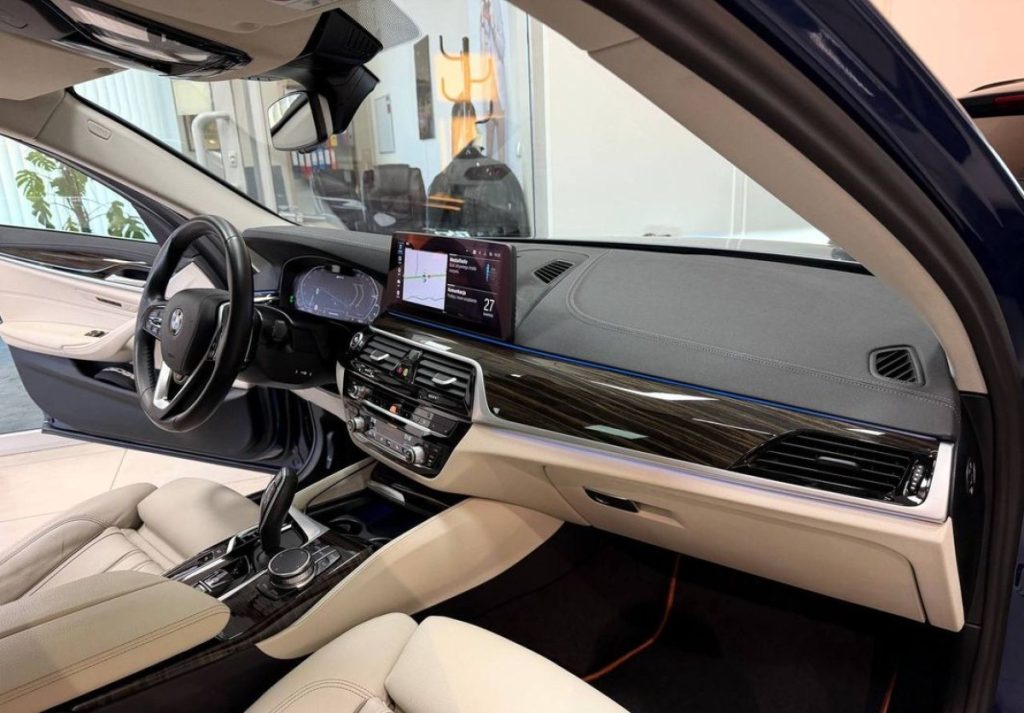 BMW 5 2023