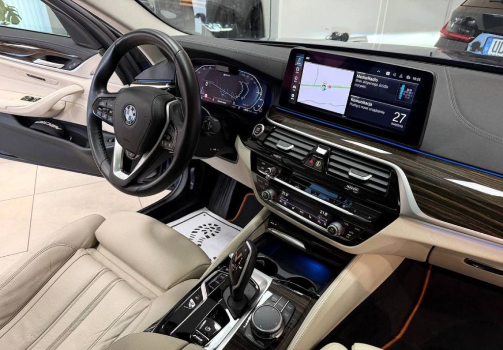 BMW 5 2023