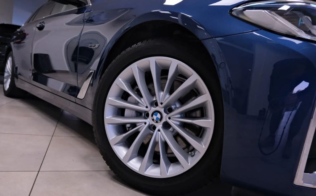 BMW 5 2023