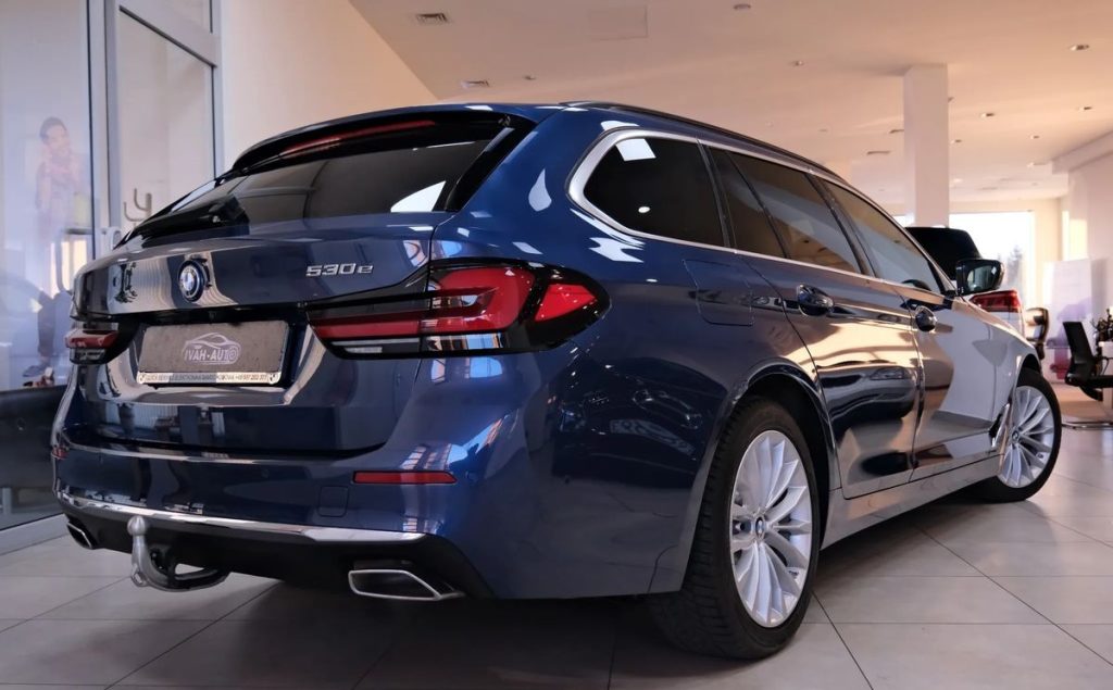 BMW 5 2023