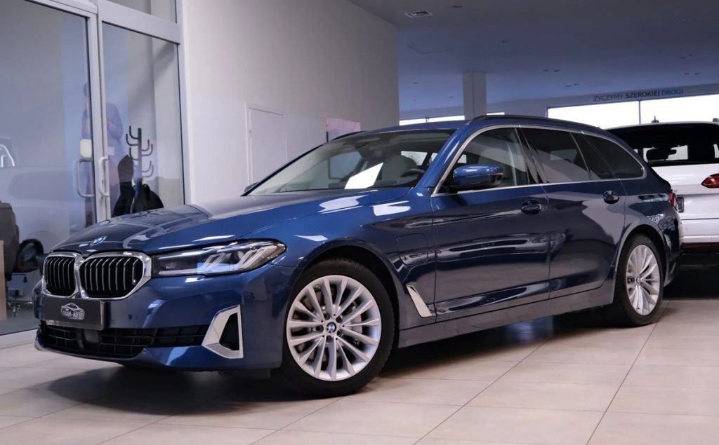 BMW 5 2023