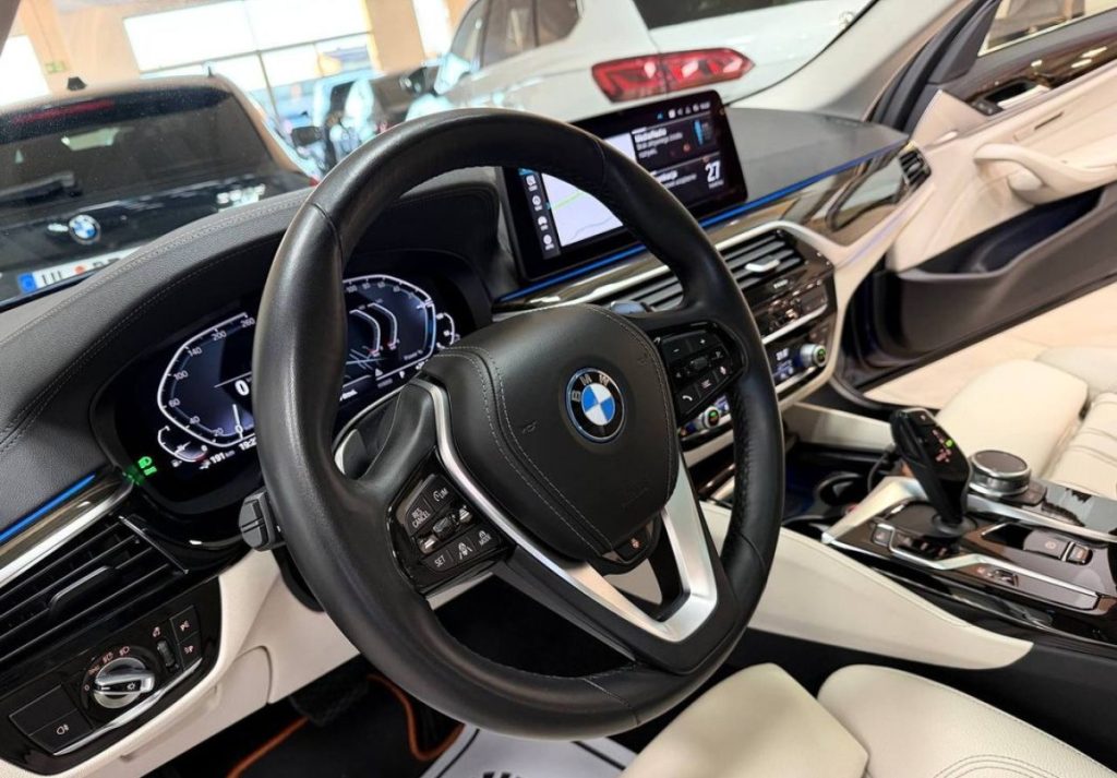 BMW 5 2023