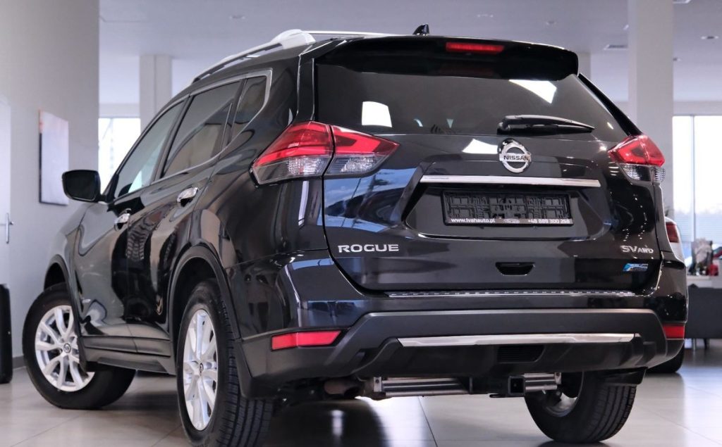 Nissan  2017