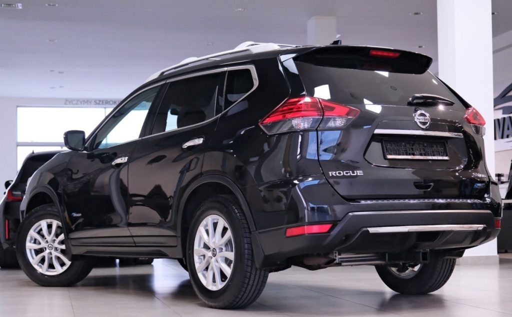Nissan  2017