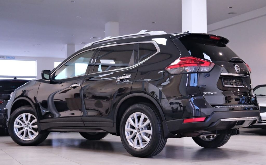 Nissan  2017