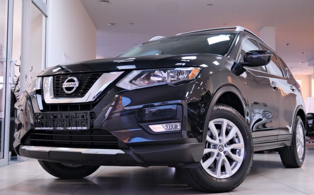 Nissan  2017