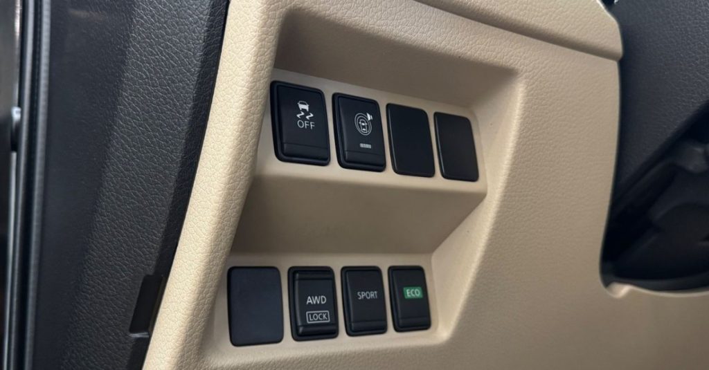 Nissan  2017