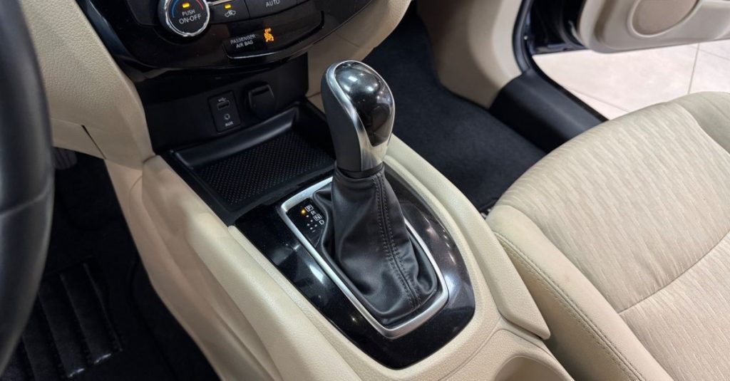 Nissan  2017