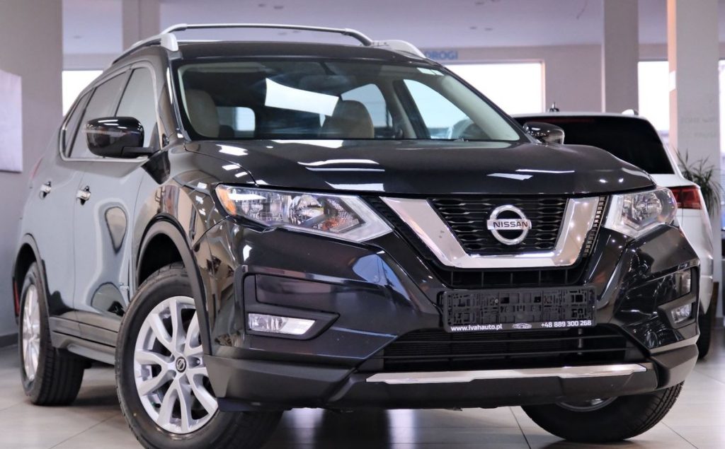 Nissan  2017
