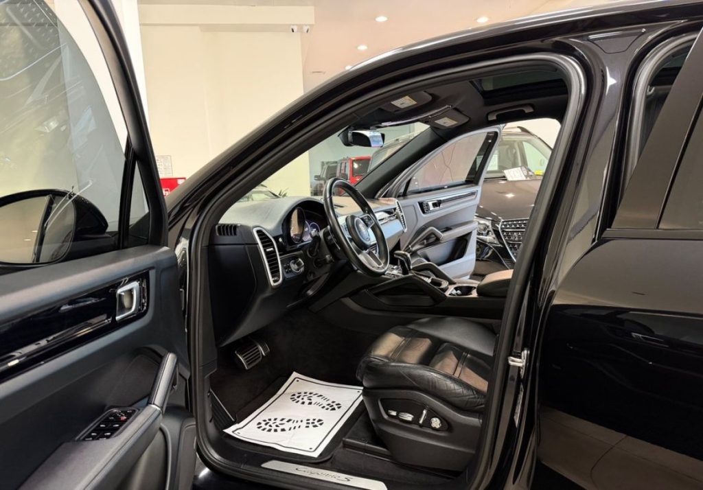 Porsche Cayenne 2019