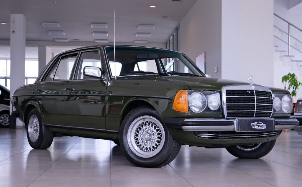 Mercedes-Benz  1982