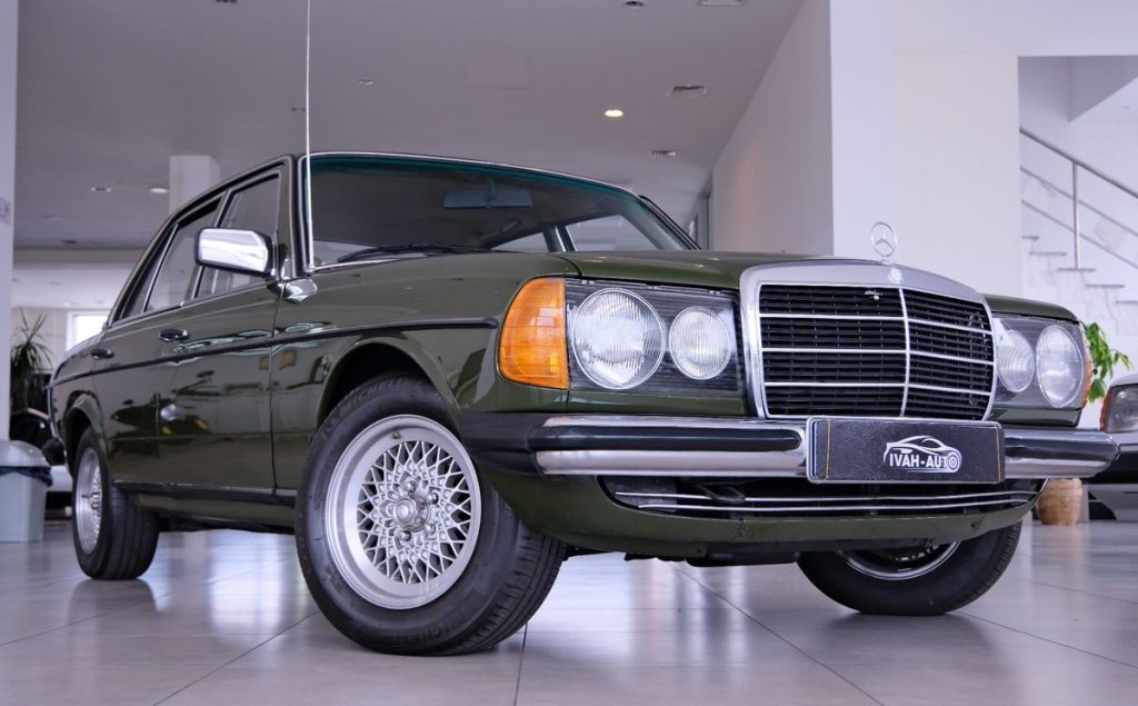 Mercedes-Benz  1982