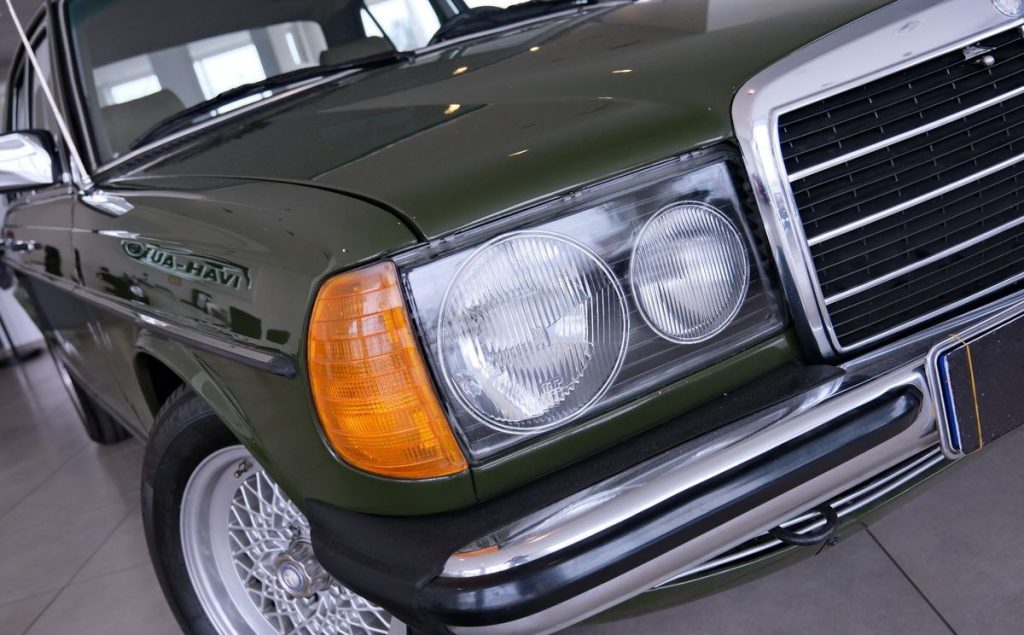 Mercedes-Benz  1982