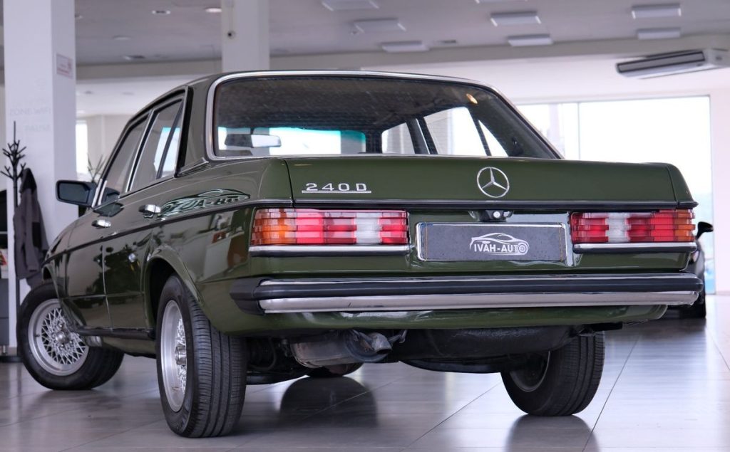 Mercedes-Benz  1982