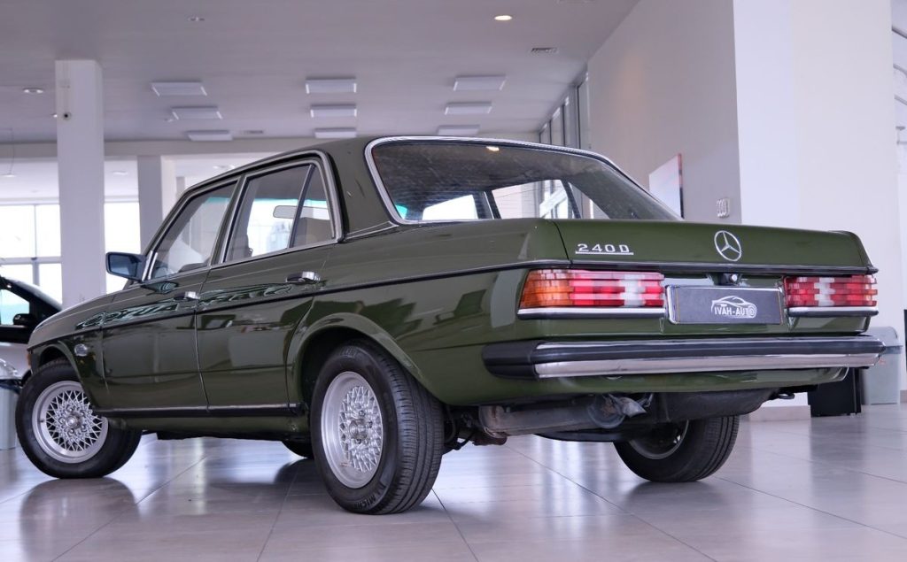 Mercedes-Benz  1982