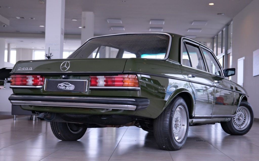 Mercedes-Benz  1982