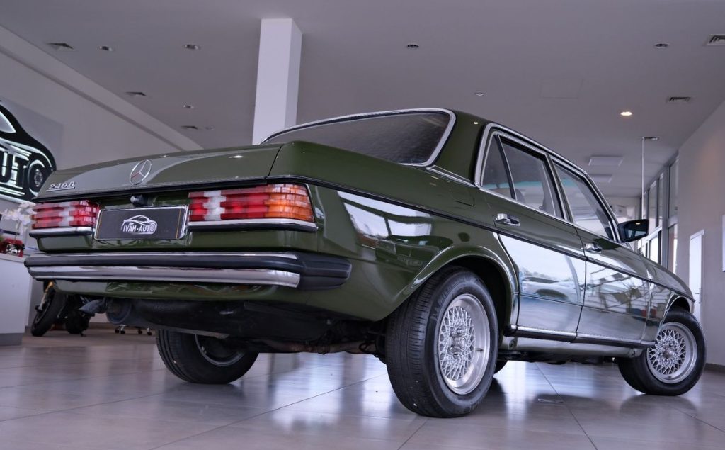 Mercedes-Benz  1982