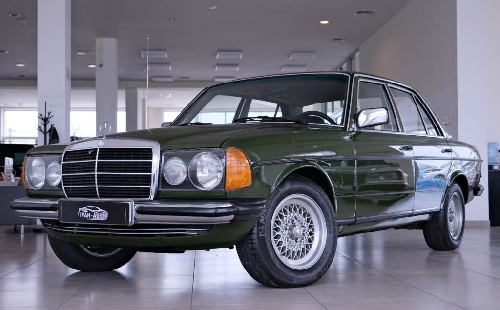 Mercedes-Benz  1982
