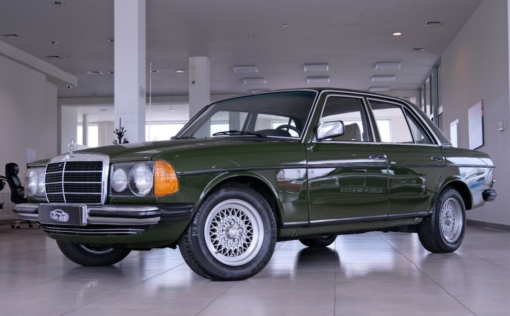 Mercedes-Benz  1982